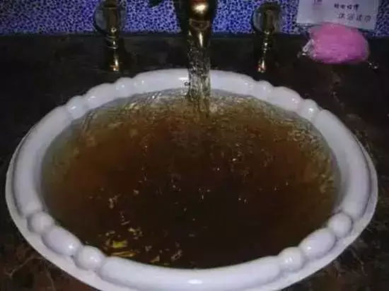 看看您家用的水管，是乐竞官方网站_乐竞lejing(中国)
水管太贵，还是家人的健康不值得投资？