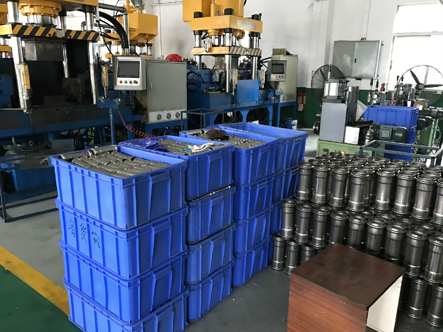 广东乐竞官方网站_乐竞lejing(中国)管业品牌双卡压式管件生产车间1