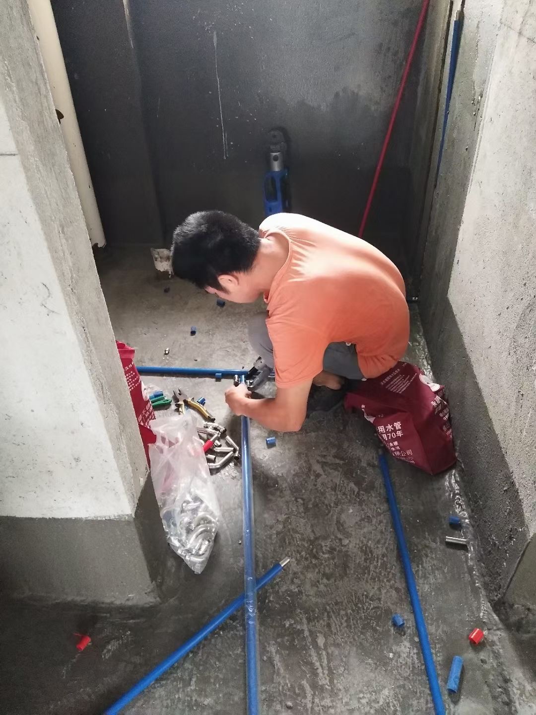 乐竞官方网站_乐竞lejing(中国)牌覆塑乐竞官方网站_乐竞lejing(中国)
自来水管安装现场.jpg